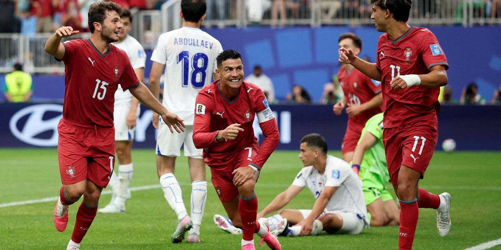 Cristiano Ronaldo faz dois gols e Portugal vence o Uzbequistão por 5x0